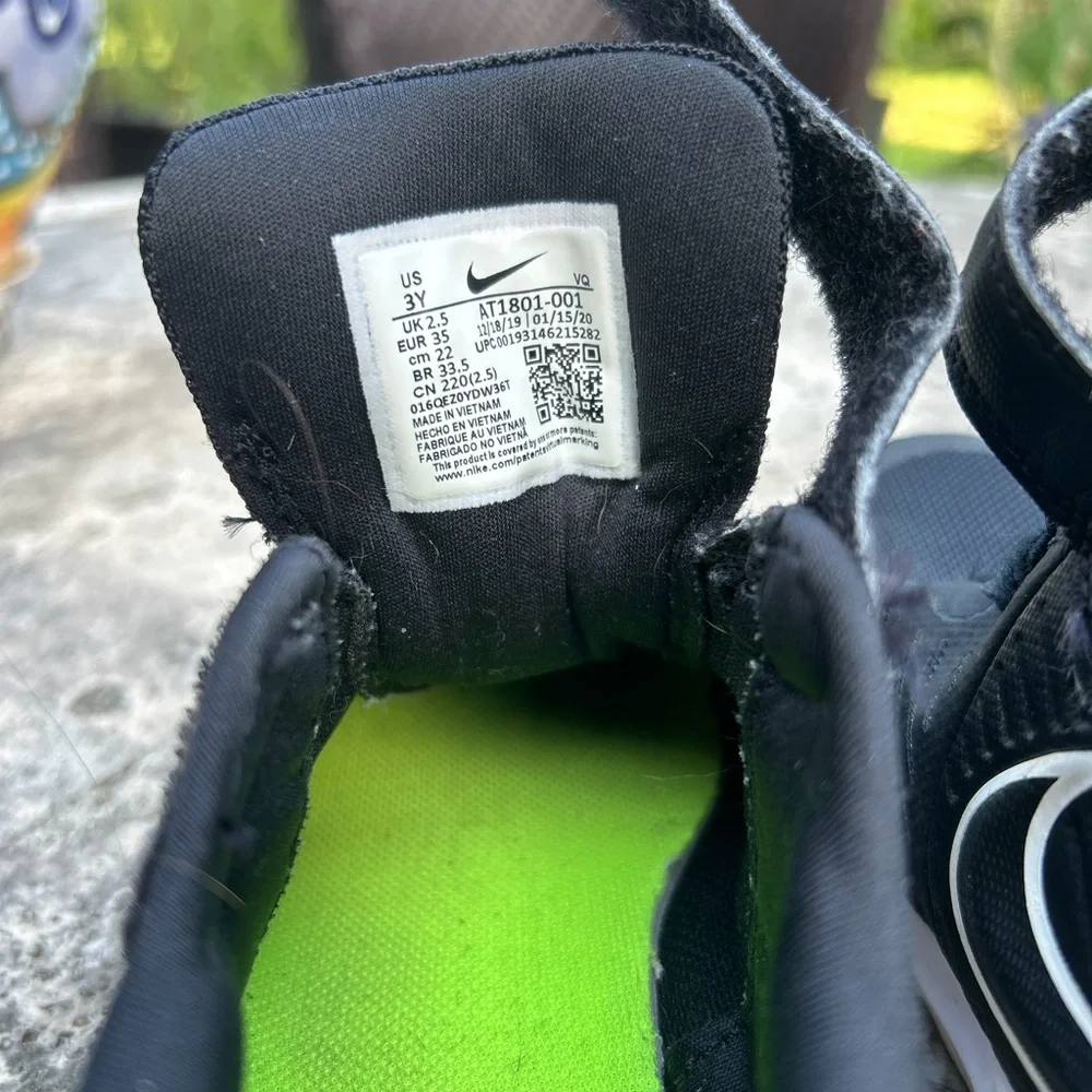 Nike Star Runner 2.0 Youth Size 3 Black Athletic Sneakers. VGUC.